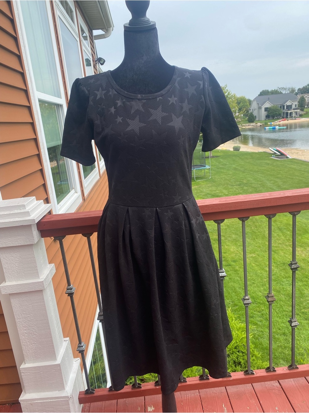 LuLaRoe Amelia Dress Womens M Black Stars Embossed Fit Flare Pleated Pockets